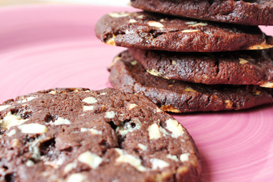 Cookies med hvid chokolade og skumfiduser