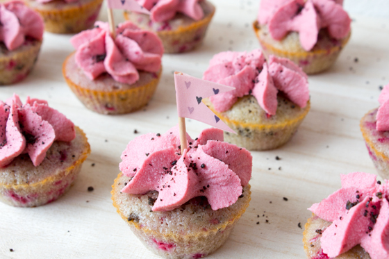 Mini cupcakes med hindbær og lakrids